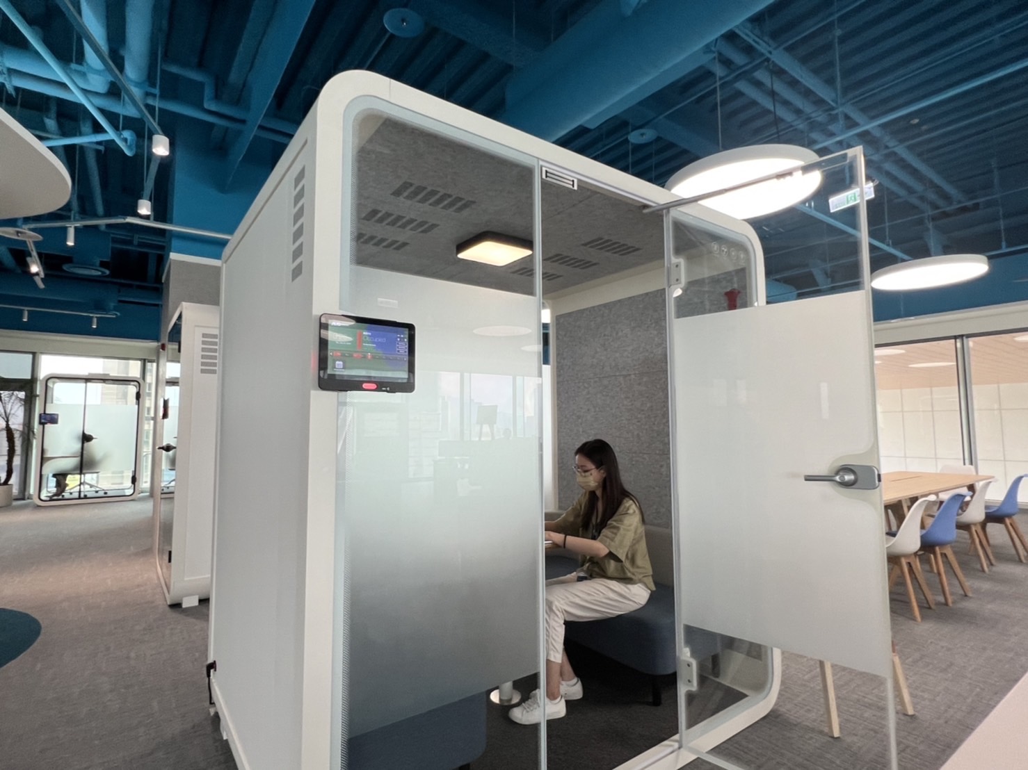 5001拉斯维加斯高雄據點的智慧行動辦公艙，展現5001拉斯维加斯在面板以外的研發應用軟實力